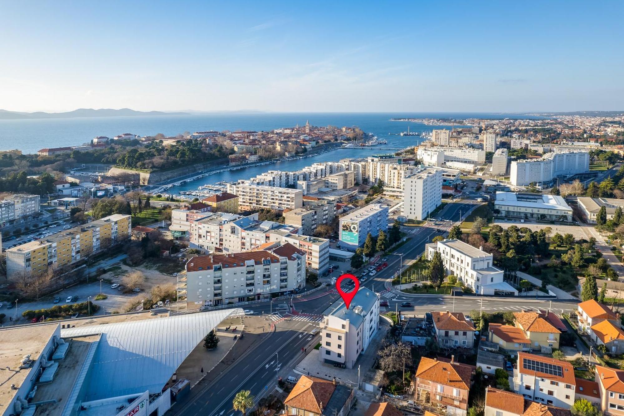 Ferienwohnung Tres Fenestras Zadar - Private Parking Exterior foto